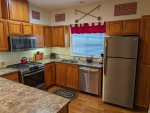 Fully euipped kitchen with brand-new appliances.